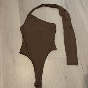 Brown One-Shoulder‎ Bodysuit